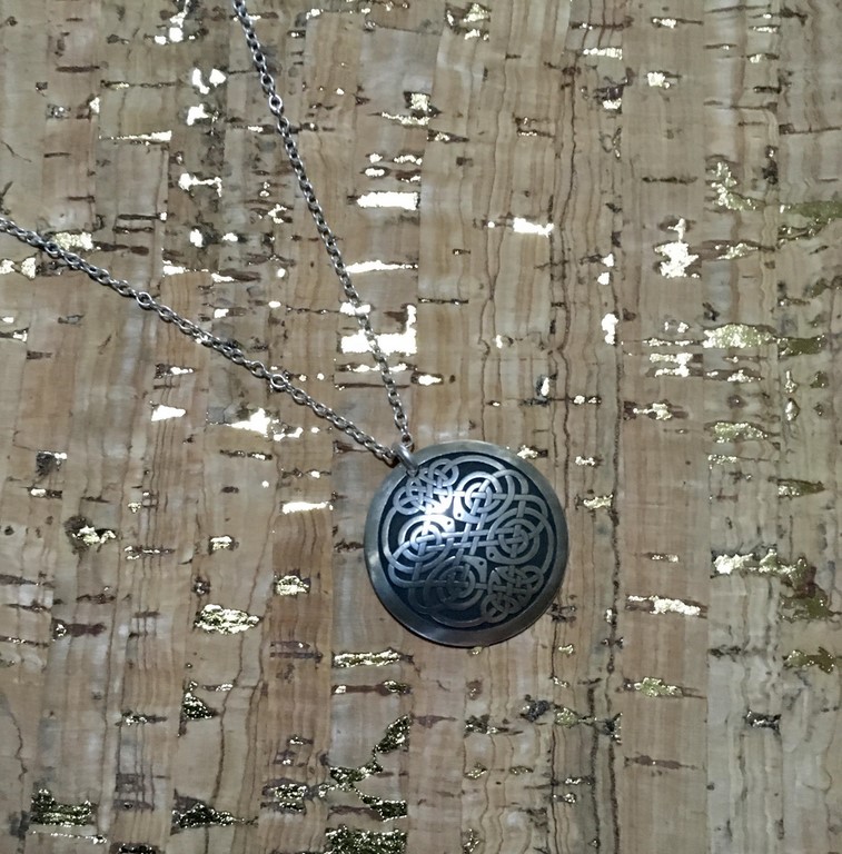 Celtic Knott pendant & chain